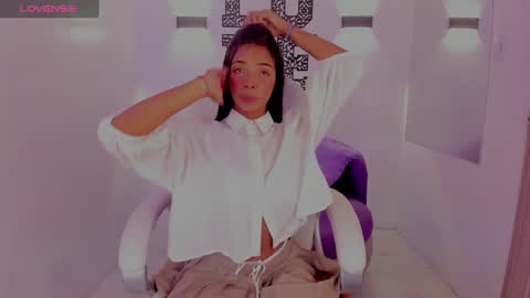 Snapshot of natasha_smith_ws chatting on 02/21/25, 08:05 Natasha online show from 02/21/25, 08:05