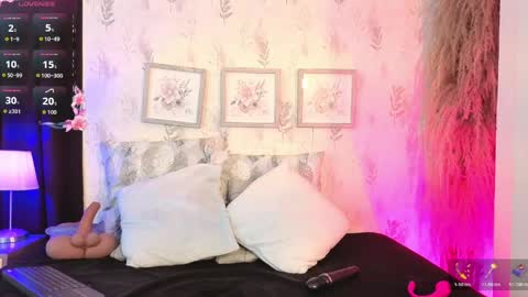 Natasha Blade online show from 05/18/26, 12:00
