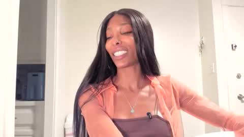 Snapshot of natassiadreamsxxx chatting on 02/10/26, 02:15 Natassia Dreams online show from 02/10/26, 02:15