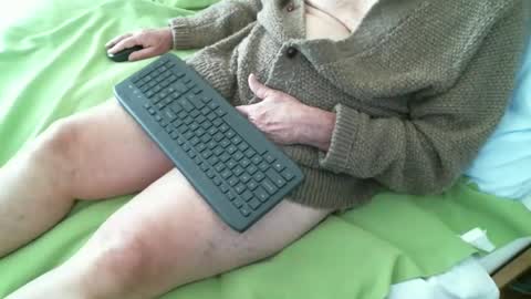 Snapshot of nate1x chatting on 01/22/25, 07:24 nate1x online show from 01/22/25, 07:24