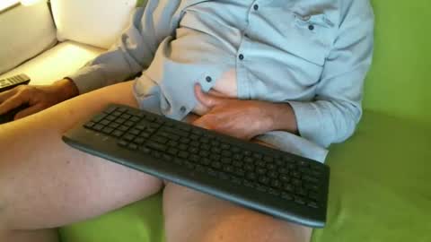 Snapshot of nate1x chatting on 01/30/25, 02:49 nate1x online show from 01/30/25, 02:49