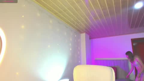 Snapshot of nathaaly_sky chatting on 01/11/25, 11:23 nathaly sky online show from 01/11/25, 11:23