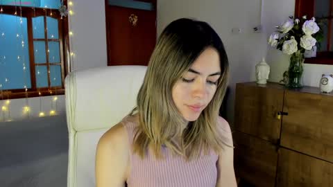 Snapshot of nathaaly_sky chatting on 01/13/25, 10:47 nathaly sky online show from 01/13/25, 10:47