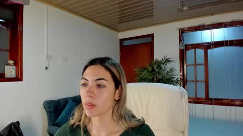 Snapshot of nathaaly_sky chatting on 02/12/25, 10:24 nathaly sky online show from 02/12/25, 10:24