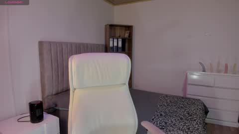 Snapshot of nathaaly_sky chatting on 03/11/25, 10:40 nathaly sky online show from 03/11/25, 10:40