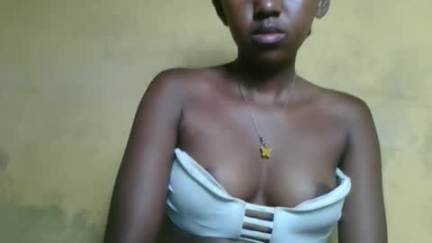 nathalia069 online show from 02/05/26, 08:41