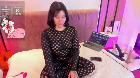 Snapshot of nathalia_stone chatting on 03/09/25, 12:00 nathalia_stone online show from 03/09/25, 12:00