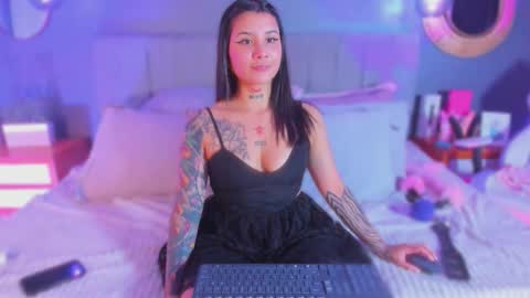 nathalia stone  online show from 02/01/26, 12:53