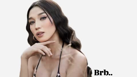 Snapshot of nathalie_hadid chatting on 12/21/24, 05:18 please follow me guyss online show from 12/21/24, 05:18