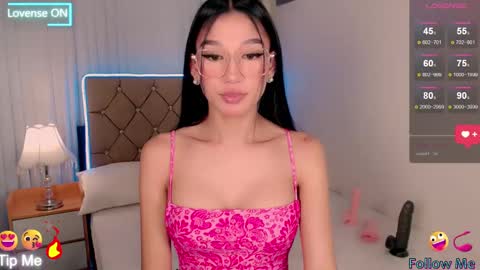 Snapshot of nathalie_hadid chatting on 02/23/25, 01:53 please follow me guyss online show from 02/23/25, 01:53