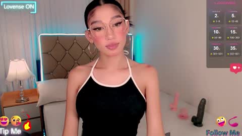 Snapshot of nathalie_hadid chatting on 02/24/25, 03:42 please follow me guyss online show from 02/24/25, 03:42