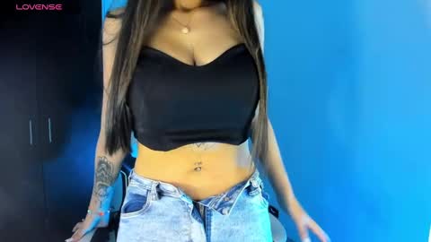 Snapshot of nathalie_rose chatting on 12/30/24, 01:26 Nathalie online show from 12/30/24, 01:26