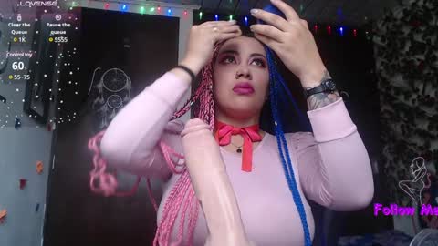 Snapshot of nathalie_zanettii chatting on 01/30/25, 07:59 Nathalie online show from 01/30/25, 07:59