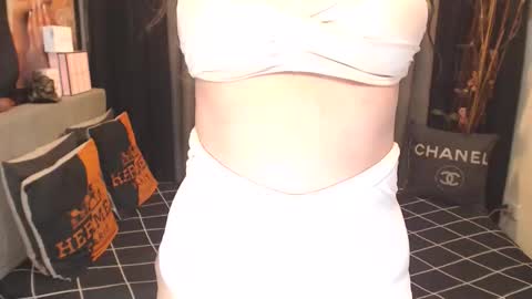 Snapshot of nathaliehuges chatting on 05/24/26, 03:11 Goddess Nathalie online show from 05/24/26, 03:11