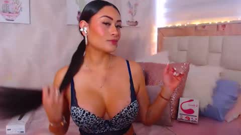 Snapshot of nathalierose_1 chatting on 09/21/25, 02:51 Nathalie Rose online show from 09/21/25, 02:51