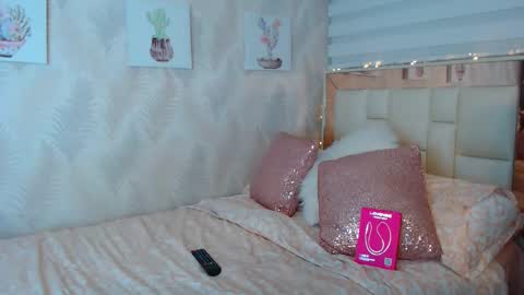 Nathalie Rose online show from 05/23/26, 09:24