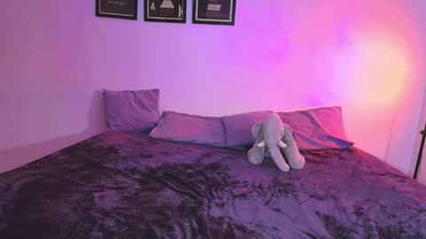 Snapshot of nathaly_evans1 chatting on 05/27/26, 06:10 nathaly_evans1 online show from 05/27/26, 06:10