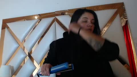 Snapshot of nathaly_low chatting on 04/21/26, 12:44 nathaly low online show from 04/21/26, 12:44