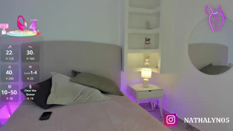 NATHALY  online show from 09/18/25, 10:39