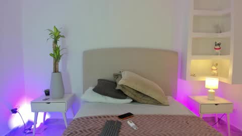 NATHALY  online show from 02/11/26, 10:42