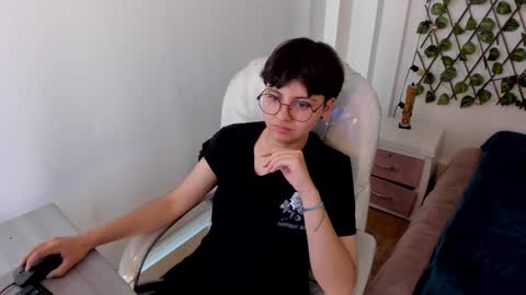 nathalyy_ds online show from 11/05/25, 09:26