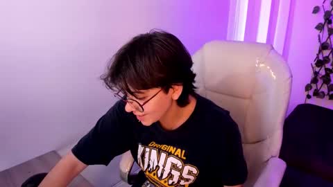 nathalyy_ds online show from 02/18/26, 08:05