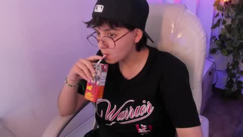 nathalyy_ds online show from 04/16/26, 09:39