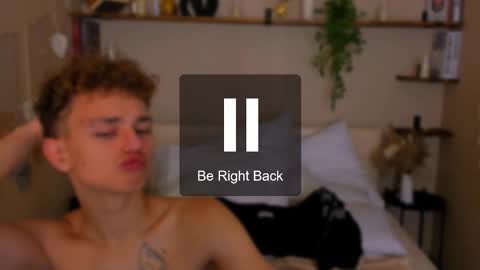 Snapshot of nathan_curl chatting on 09/24/25, 06:33 Nathan online show from 09/24/25, 06:33