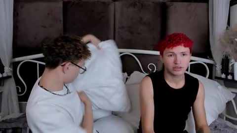 Snapshot of nathan_curl chatting on 11/11/25, 10:26 Nathan online show from 11/11/25, 10:26