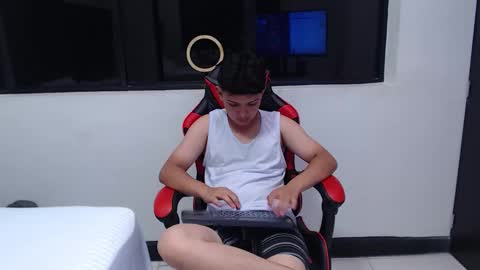 Snapshot of nathanbrookss chatting on 12/15/25, 06:34 NathanBrooks online show from 12/15/25, 06:34