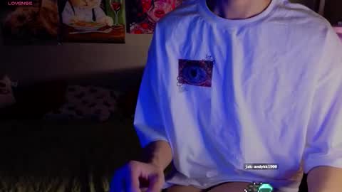 Snapshot of nathanbruce chatting on 10/18/25, 09:59 N A T H AN online show from 10/18/25, 09:59