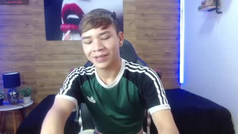 Snapshot of nathanclay chatting on 05/15/26, 01:07 nathanclay online show from 05/15/26, 01:07