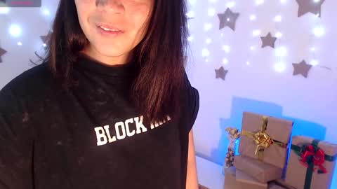 Nathalia online show from 11/28/25, 10:12