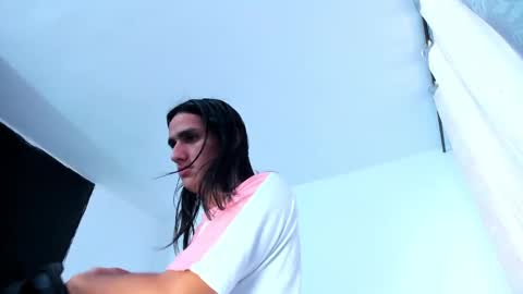 Snapshot of nati_sm chatting on 02/08/25, 12:17 Nati online show from 02/08/25, 12:17