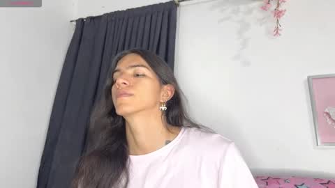 Snapshot of nati_sm chatting on 11/11/25, 05:29 Nati online show from 11/11/25, 05:29