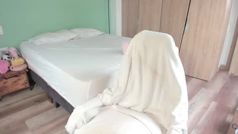     online show from 03/25/26, 04:57