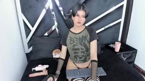 Snapshot of natsumiht chatting on 10/14/25, 04:57 natsumiht online show from 10/14/25, 04:57