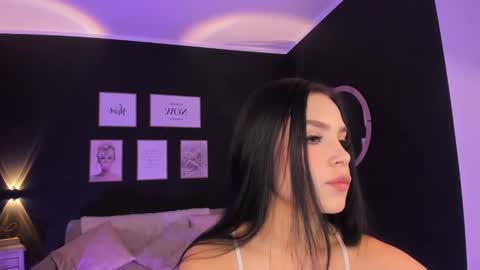 Snapshot of natti_london chatting on 10/14/25, 12:06 natti_london online show from 10/14/25, 12:06