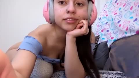 Snapshot of natty_astrid chatting on 12/19/24, 04:46 Natalia online show from 12/19/24, 04:46