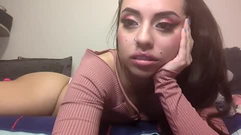 Snapshot of natty_astrid chatting on 02/21/25, 01:22 Natalia online show from 02/21/25, 01:22