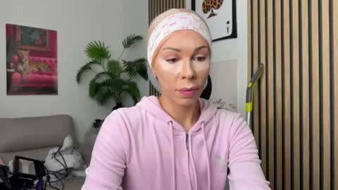 Snapshot of nattywithoutdaddy chatting on 10/26/25, 07:31 NATTY FIERROS online show from 10/26/25, 07:31