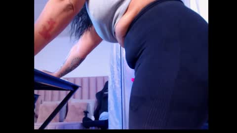 Snapshot of natural_bigass_nina chatting on 11/01/25, 10:39 Sophia online show from 11/01/25, 10:39