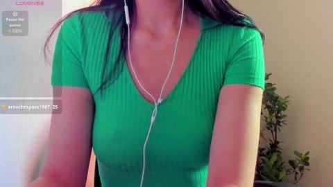 Snapshot of natural_form chatting on 11/21/25, 06:56 peach online show from 11/21/25, 06:56