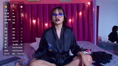 Snapshot of naturaltitss_ chatting on 01/31/25, 10:42 Gwen online show from 01/31/25, 10:42