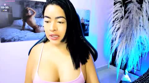 Snapshot of naty_07 chatting on 10/30/25, 02:18 Natalia online show from 10/30/25, 02:18