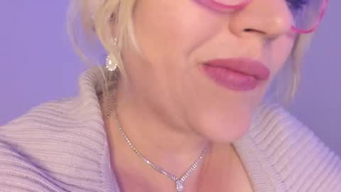 Snapshot of naty__mature_ chatting on 10/29/25, 05:47 Nataly online show from 10/29/25, 05:47