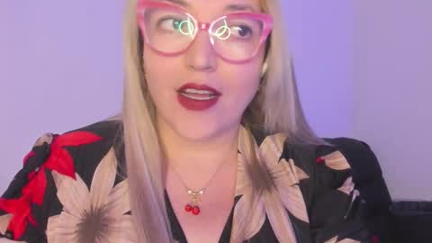 Snapshot of naty__mature_ chatting on 11/17/25, 04:57 Nataly online show from 11/17/25, 04:57