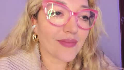 Snapshot of naty__mature_ chatting on 11/21/25, 05:44 Nataly online show from 11/21/25, 05:44