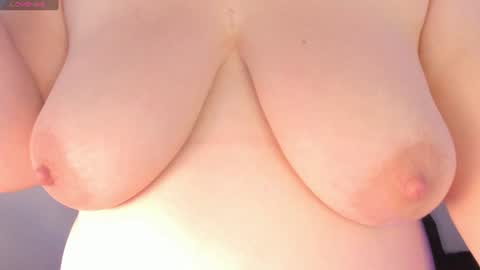 Snapshot of naty__mature_ chatting on 06/17/26, 06:20 Nataly online show from 06/17/26, 06:20