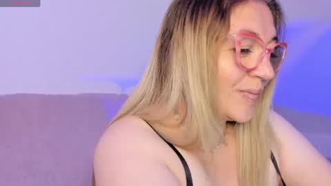 Snapshot of naty__mature_ chatting on 06/28/26, 12:05 Nataly online show from 06/28/26, 12:05